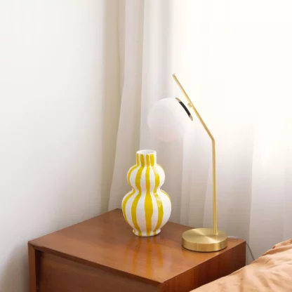 vase jaune oito