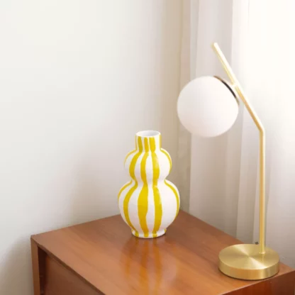 vase jaune oito