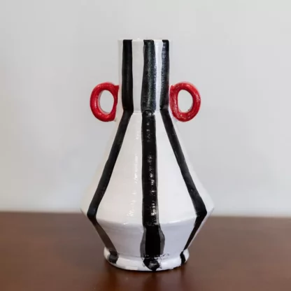 vase noir et rouge oito ceramique